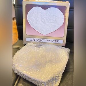 World Bazaar Ceramic White Angel
Cherub Heart Shaped Decorative Plate
NIB